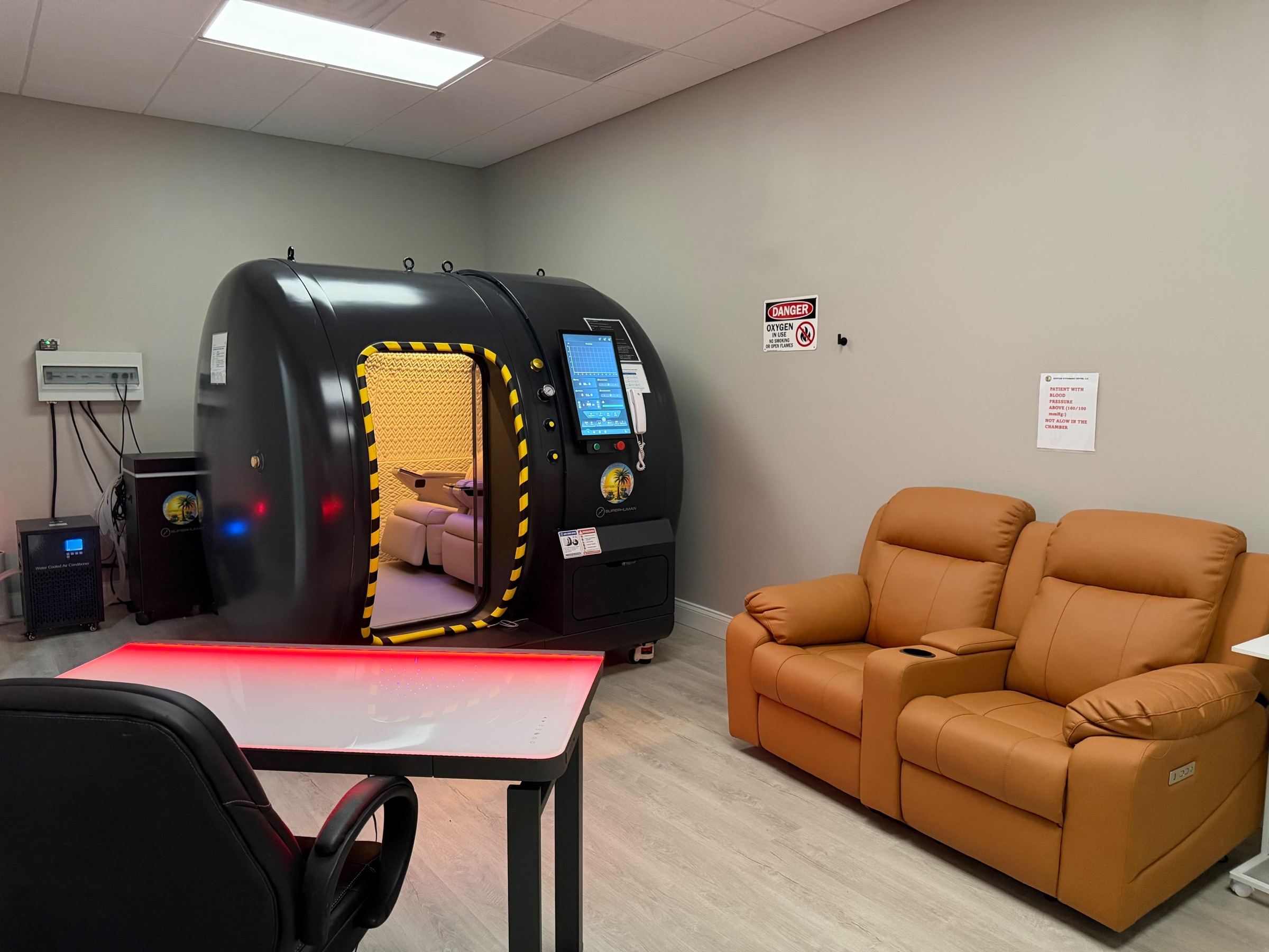 Superhuman hyperbaric chamber in Suntree’s Rockledge treatment room
